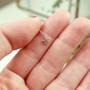 14k white gold star necklace with diamonds